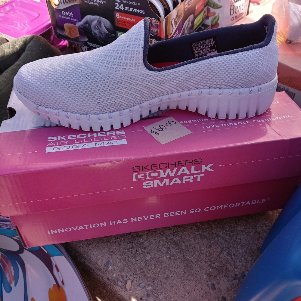 Skechers gowalk smart sneakers